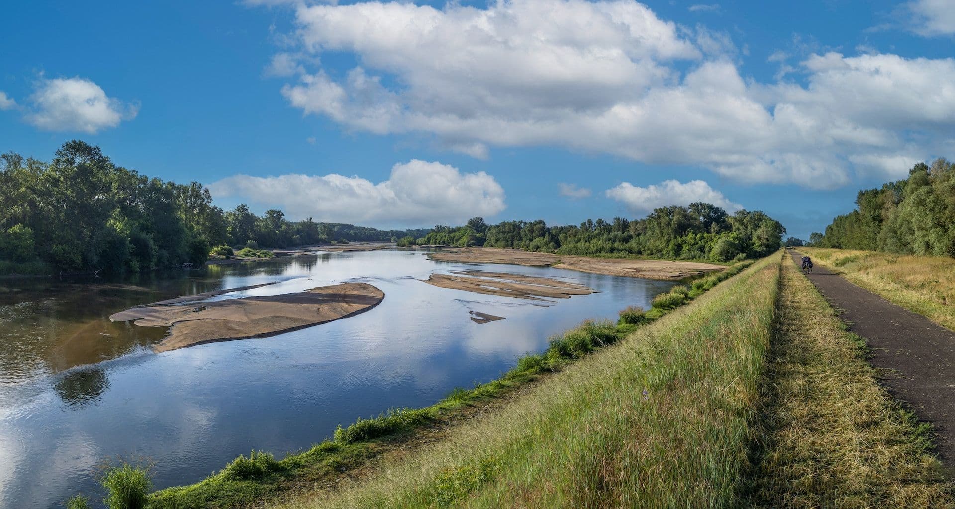 Découvrir la Via Fluvia et ses <green>100 Km de voies vertes entre Loire et Rhône</green>