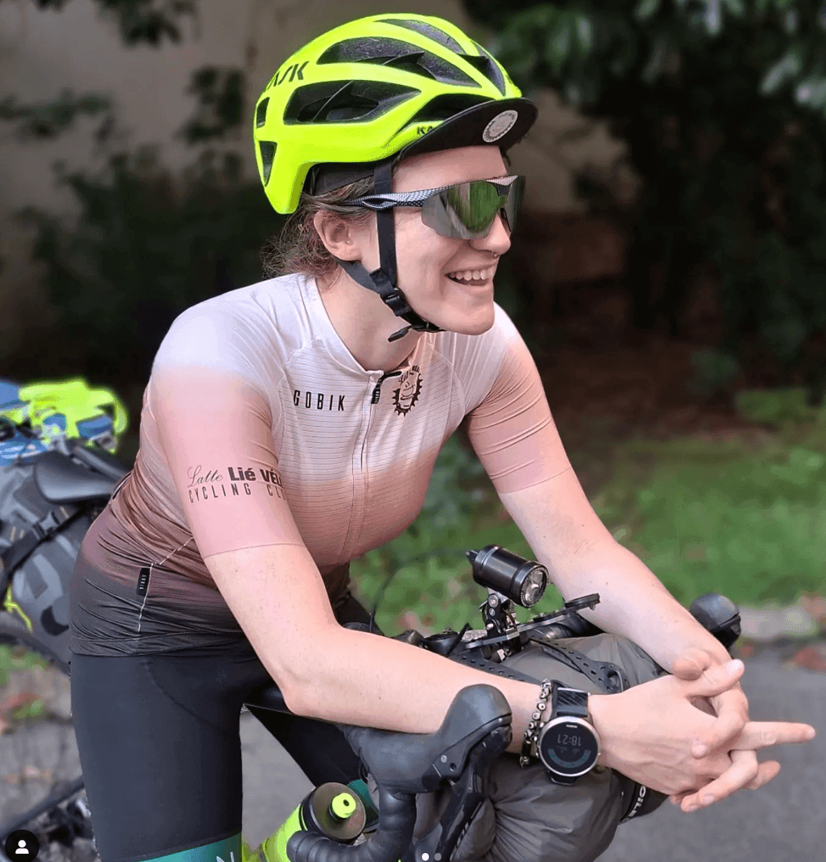 Emma Karslake, <green> guide à vélo, mécanicienne, aventurière </green> 