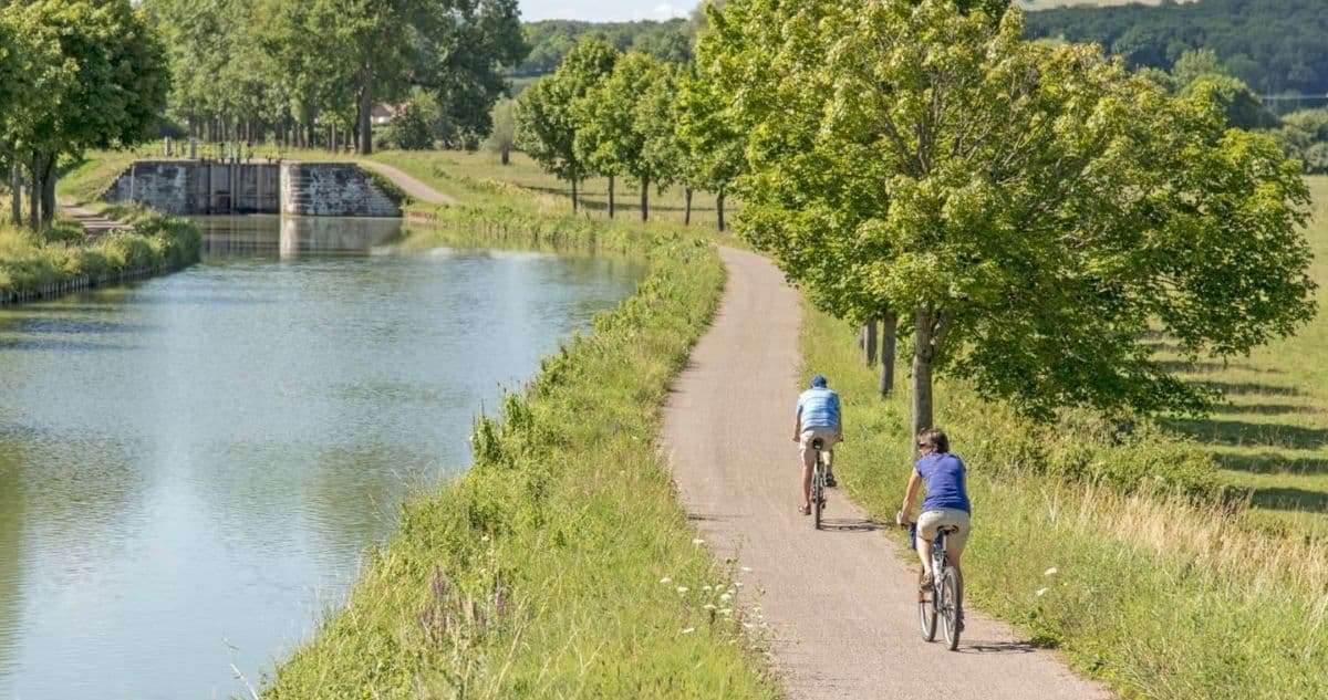 Le canal de Bourgogne à vélo en famille : itinéraire, conseils et étapes
