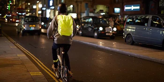  Le gilet jaune en velo : un accessoire obligatoire ?