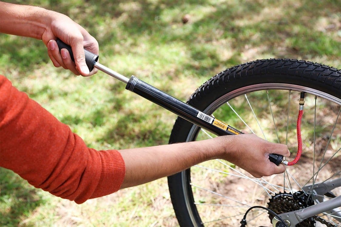 Pression pneu velo : comment la contrôler et la bonne pression selon votre vélo