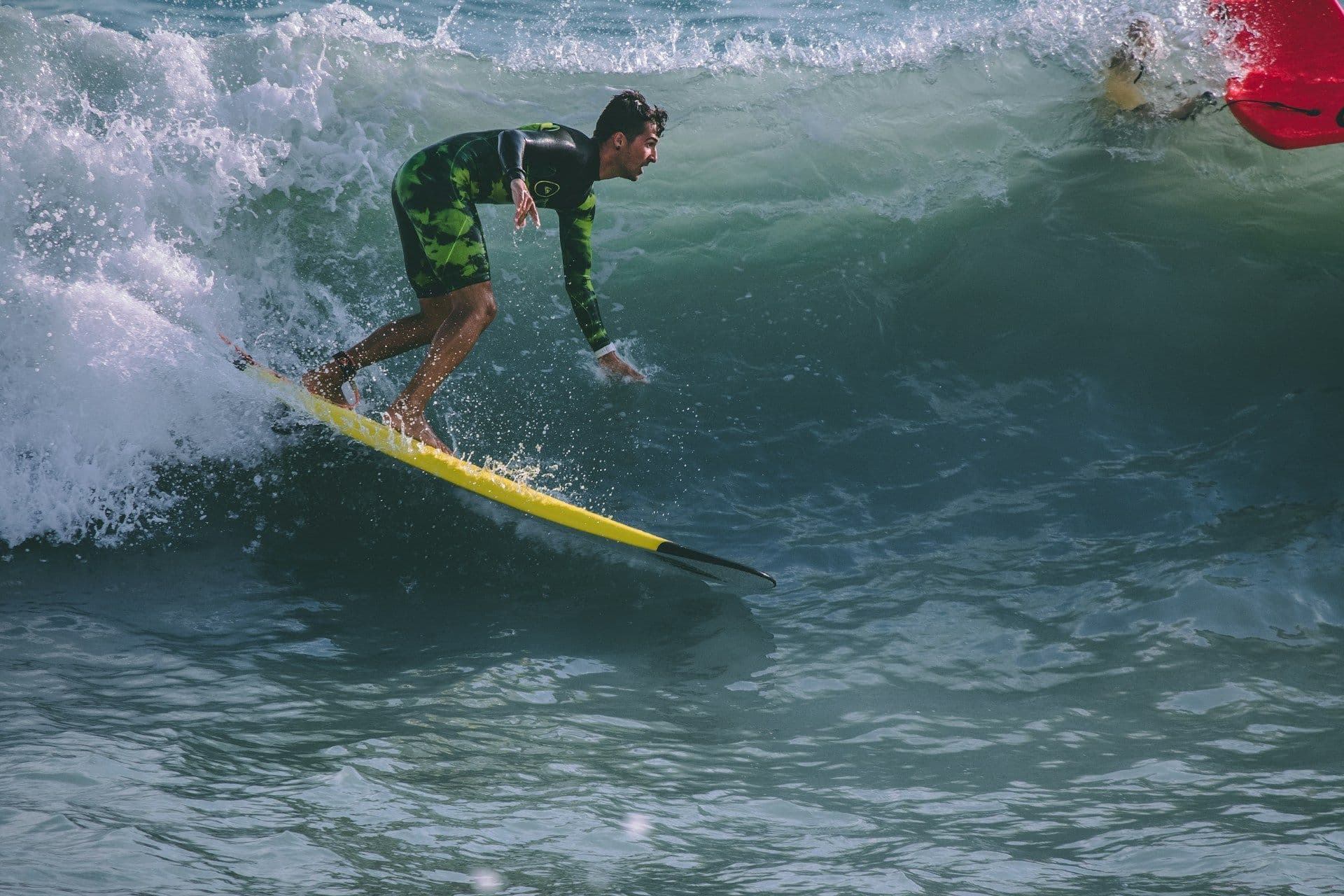 Équipement pour le surf : <red>8</red> accessoires indispensables !-image